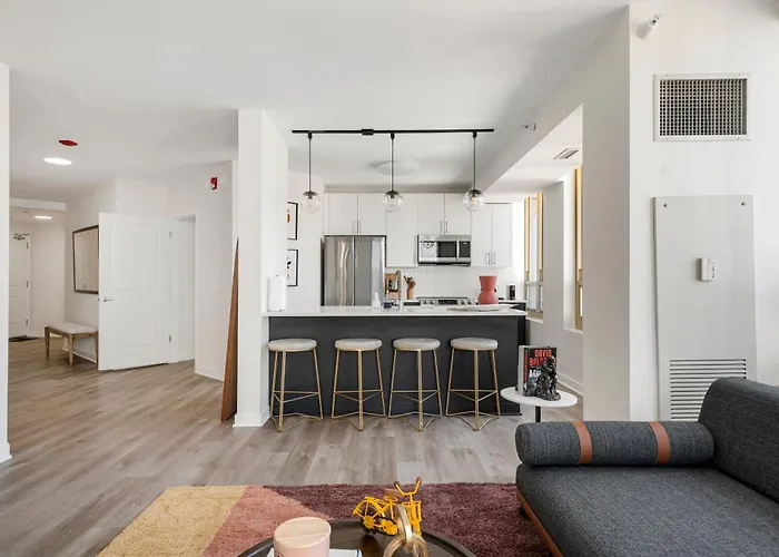 The Bernardin Gold Coast Luxury Apartments Near Magnificent Mile